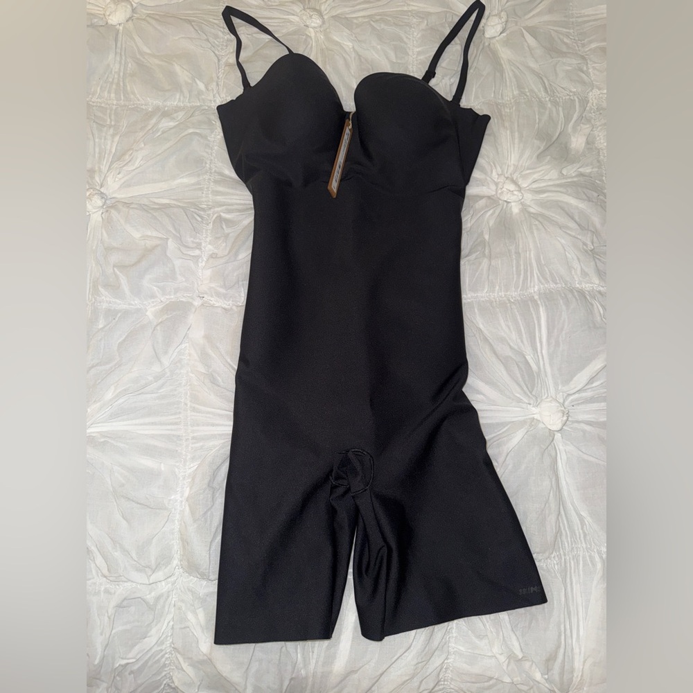 Skims Body Zoned Underwire Mid-Thigh Bodysuit|Onyx|M